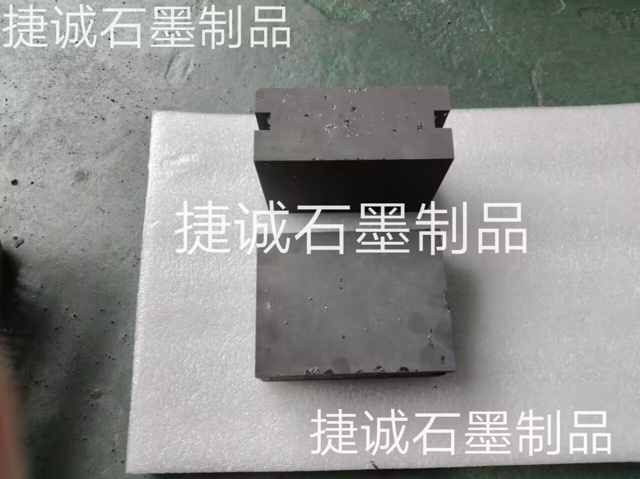 鋁箔軟連接石墨電極，耐用銅箔軟連接石墨電極，銅箔覆鎳焊接石墨塊，軟連接石墨塊，新能源電池連接片焊接模具，銅軟連接焊機(jī)石墨電極塊